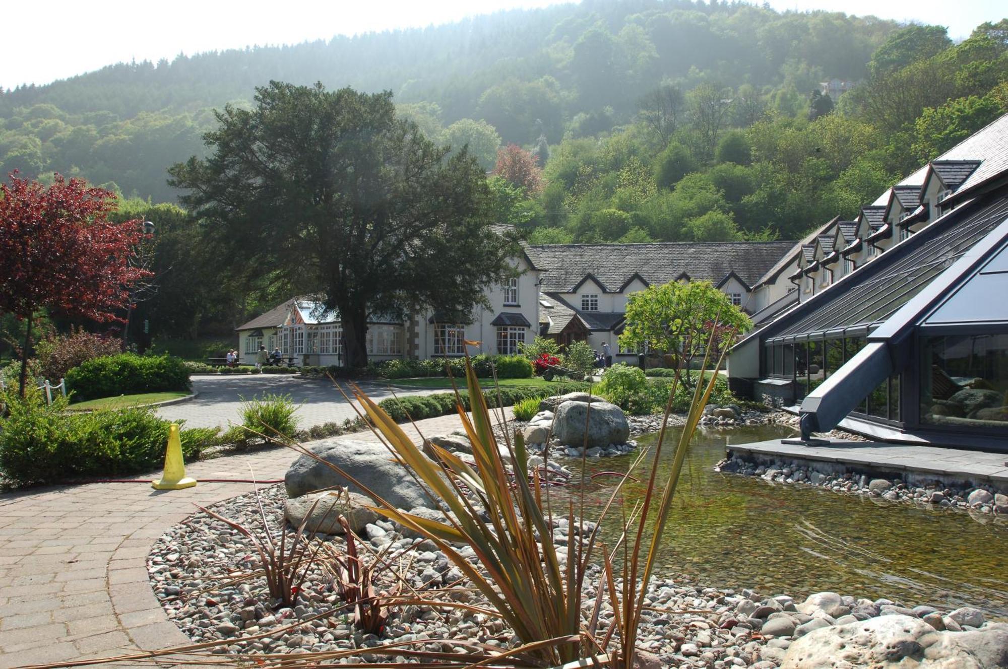 Wild Pheasant Hotel & Spa Llangollen Esterno foto